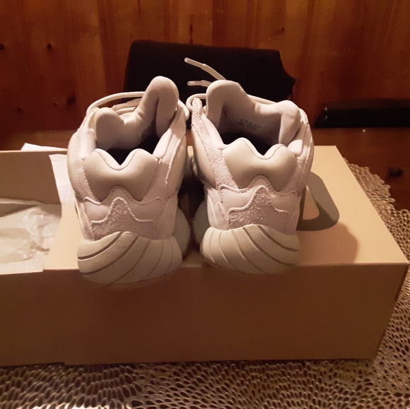 Yeezy 500 bone
